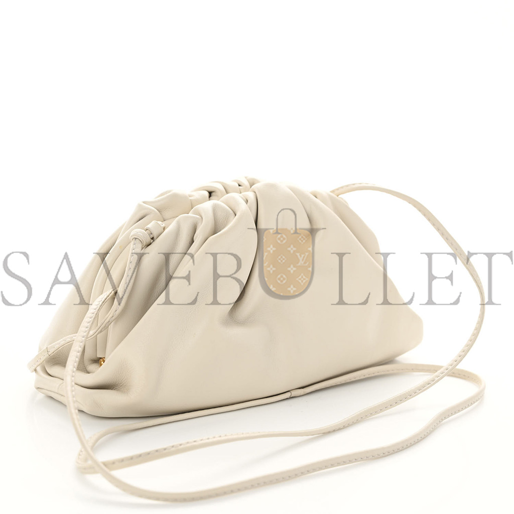 BOTTEGA VENETA BUTTER CALFSKIN THE MINI POUCH PLASTER (23*11*5cm)